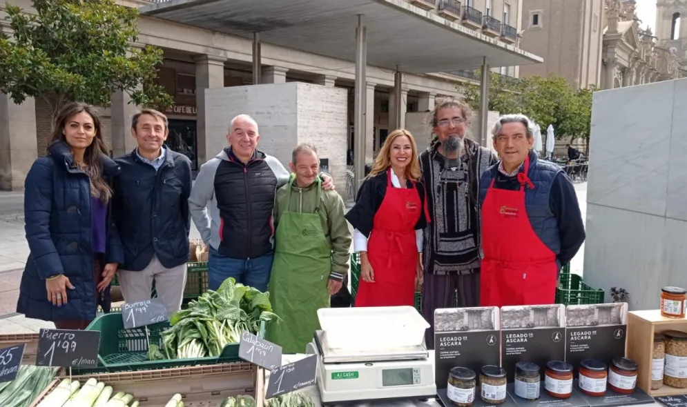 Nuestra presidenta, Olga Samper, participa en "Frutero por un día"