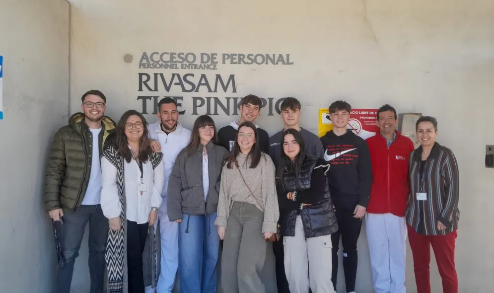 Nos visitan alumnos de 2º Bto. del Colegio San Gabriel de Zuera