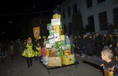 Donamos los caramelos para la cabalgata de los Reyes Magos de Zuera